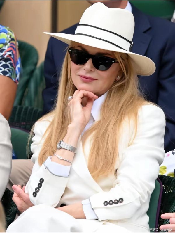 易多投资 58岁妮可·基德曼温网造型封神！岁月在她身上是滤镜吧？