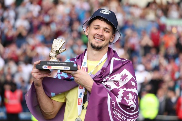 鼎豪投资 罗马诺：曼城希望以低于4000万镑的价格回购特拉福德