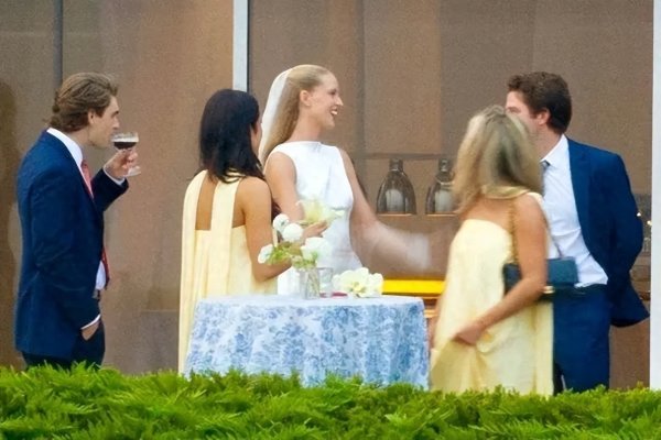 非常谋略 派翠克·施瓦辛格与艾比·钱皮恩于9月6日在美国爱达荷北部举办婚礼